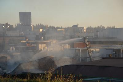 Weissach: Brand einer Halle auf Werksgelaende